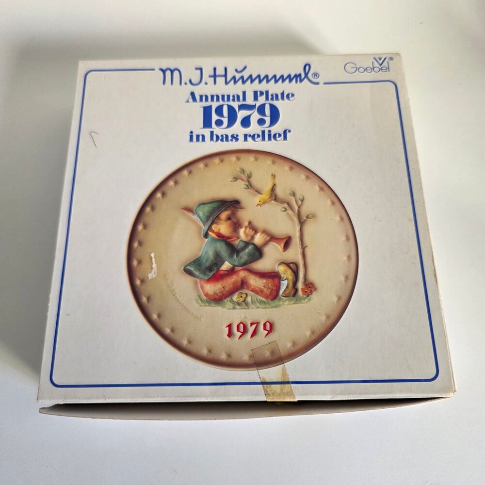 M.J. Hummel Goebel 1979 9th Annual Plate Hum 272 West Germany w/ Box